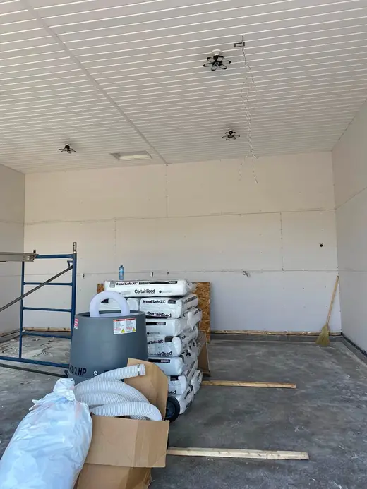 Ceiling and wall junction, cut clean